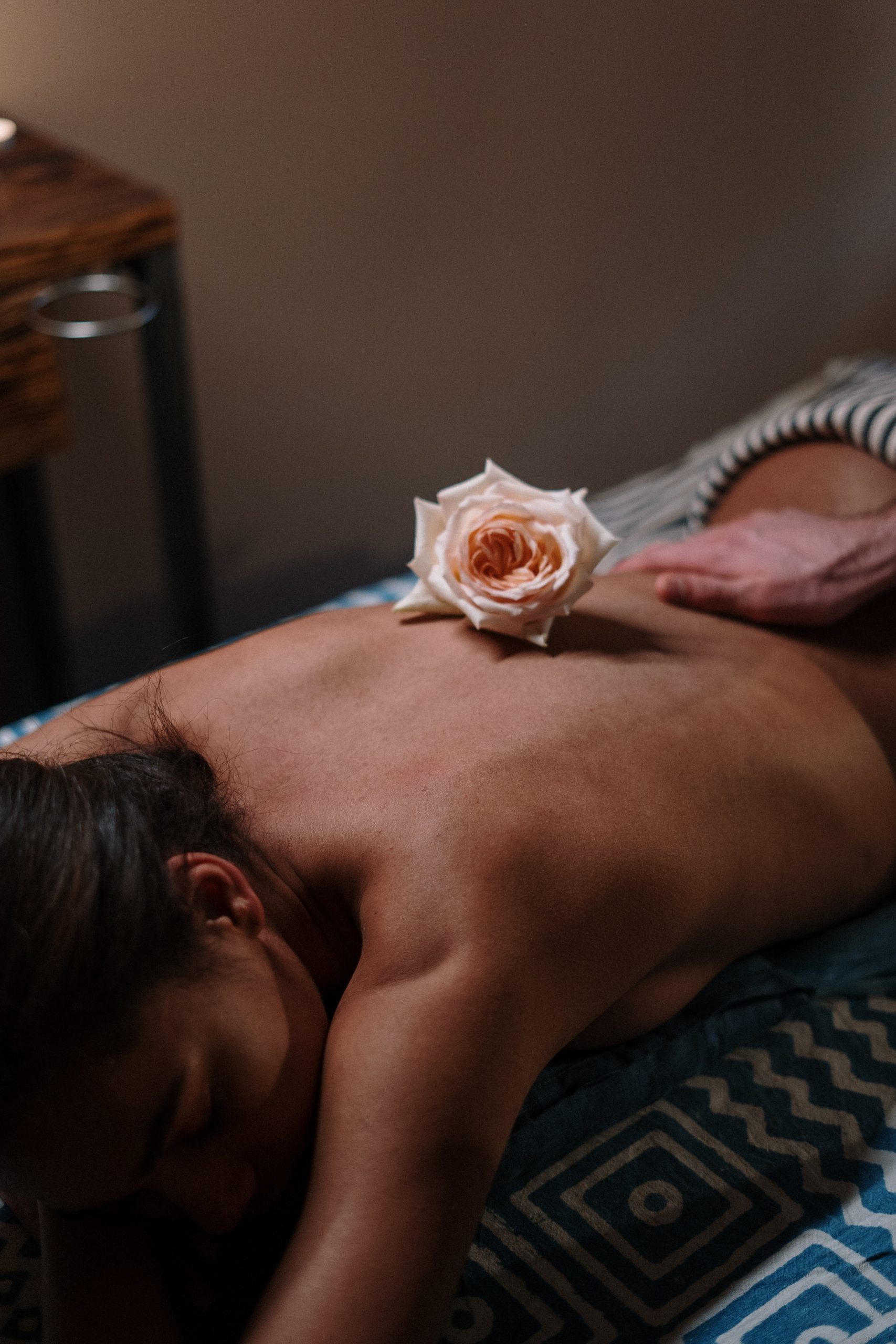 Recette DIY – Huile de massage des Amoureux Rose & Ylang-Ylang